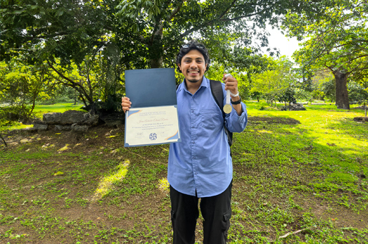 Egresado de Psicología gana segundo lugar en Concurso Nacional