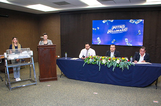 ​Premian a colaboradoras y colaboradores del Sorteo Potro Millonario