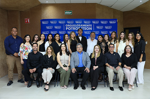​Reconocen a primera generación de Arquitectura por culminar estudios