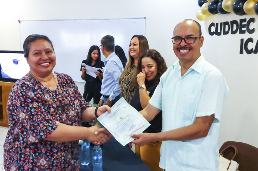 Entregan certificados de capacitación laboral