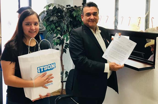 ​Entrega ITSON firmas al Congreso del Estado por un presupuesto justo