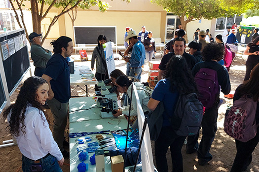 Estudiantes adquieren conocimiento y experiencia en Expo Avícola