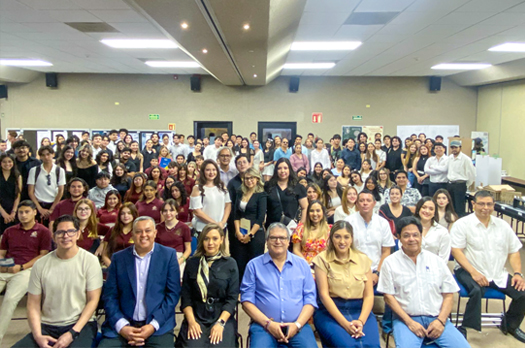 ​Amplían acervo cultura de estudiantes de Arquitectura