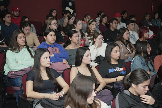 Fortalecen conocimientos de estudiantes de Contaduría Pública