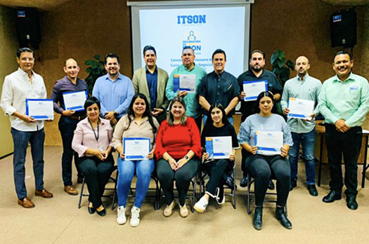 Clausuran curso de Plan de Negocios