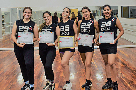 Azos gana premio a la mejor coreografía en Congreso Nacional