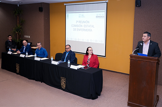 Actualizan a profesionales y docentes en Enfermería