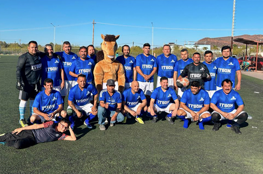 ​Estrena uniforme Potros veteranos máster en Guaymas