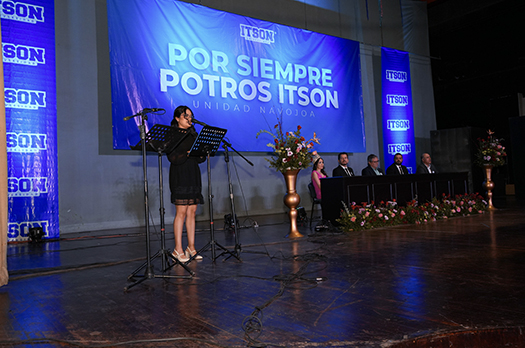 Reconocen a egresadas y egresados en Navojoa