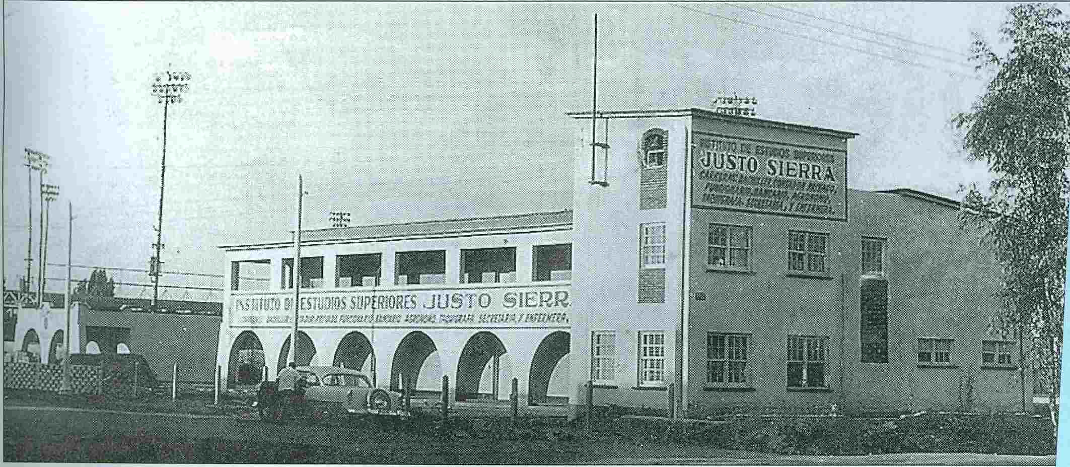 En las instalaciones que había dejado la Escuela Secundaria José Rafael Campoy, iniciaron las clases del entonces Instituto de Estudios Superiores Justo Sierra, hoy el ITSON.