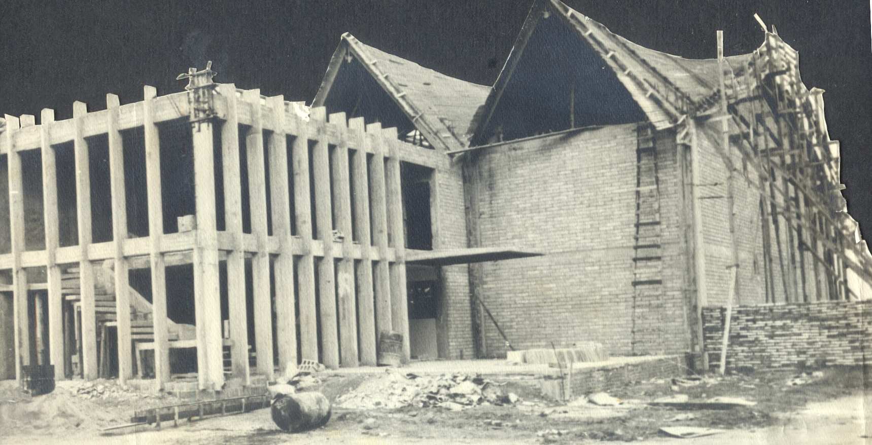Primeros edificios