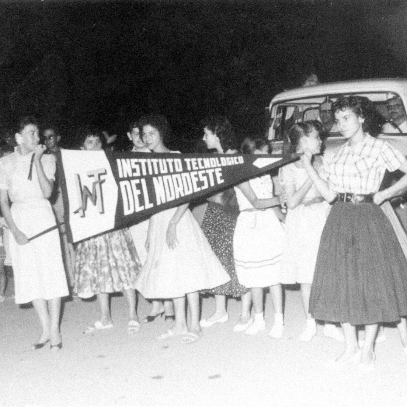 Resolución de cambio de nombre a ITNO en 1956