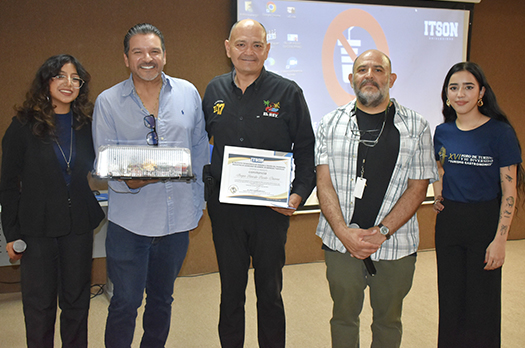 Mariscos El Rey comparte su experiencia con estudiantes de Gastronomía